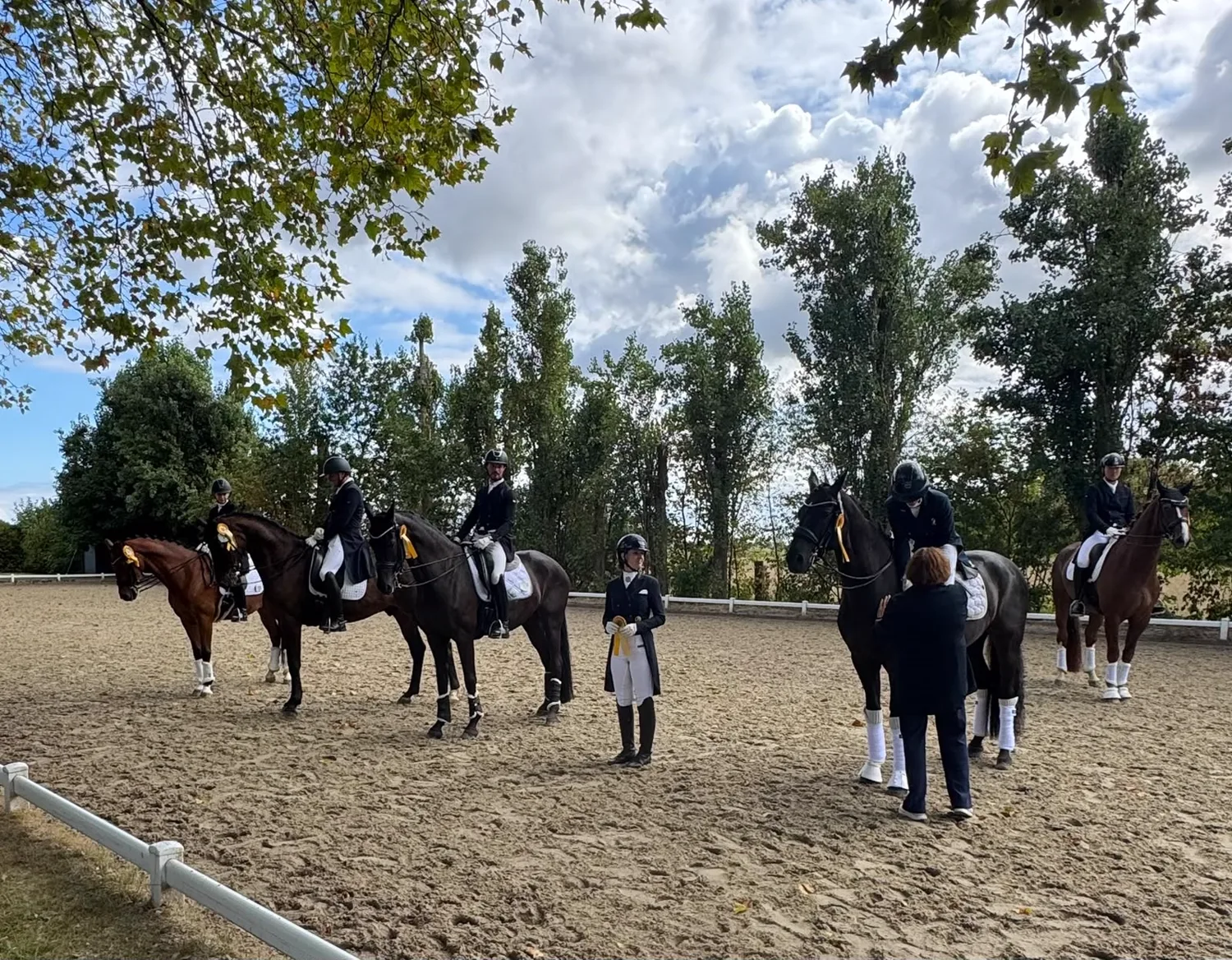 Reitsportzentrum Lichtenholz e. V. – Siegerehrung auf dem Dressurplatz
