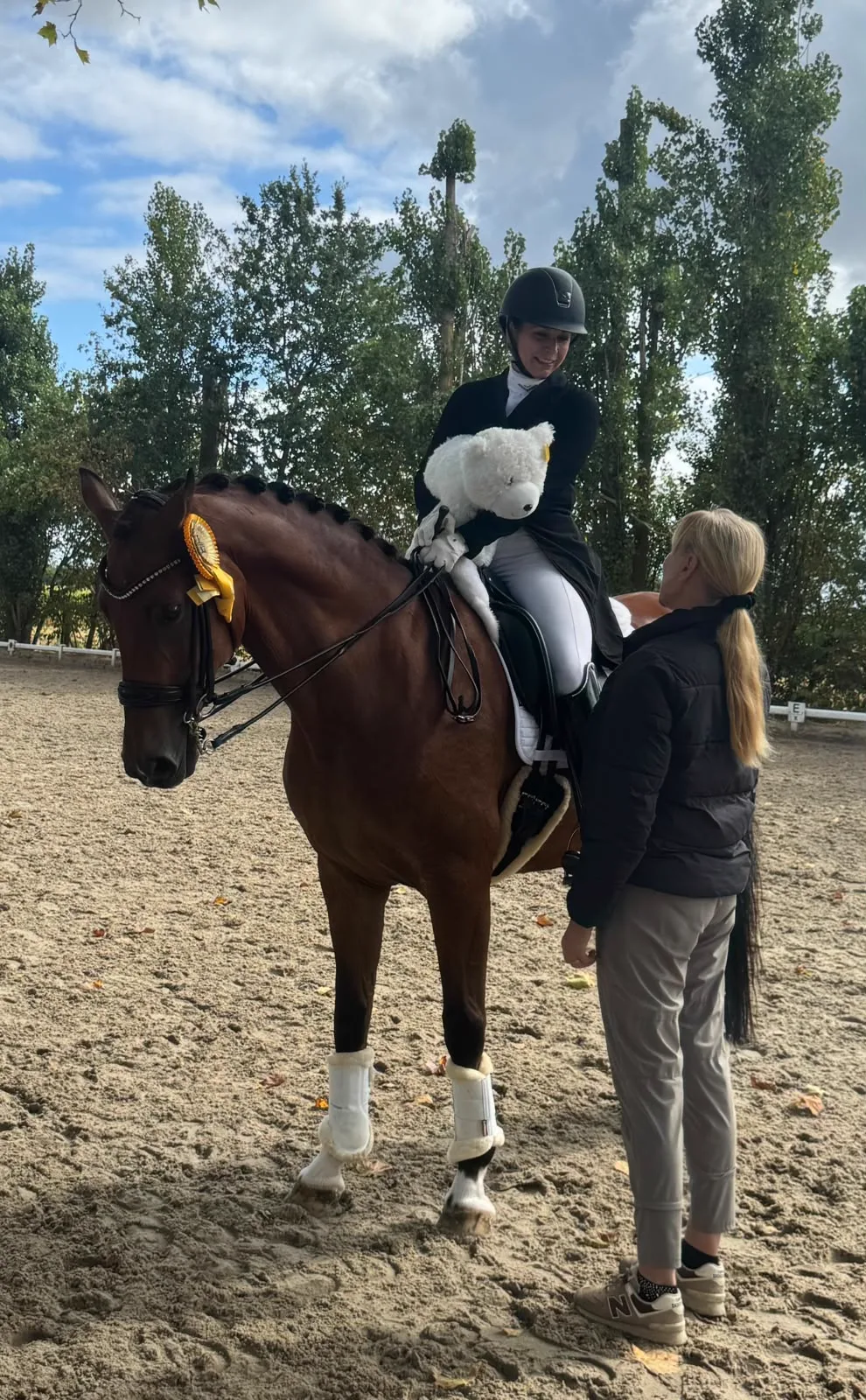 Reitsportzentrum Lichtenholz e. V. – Siegerin zu Pferd mit Ehrenpreis
