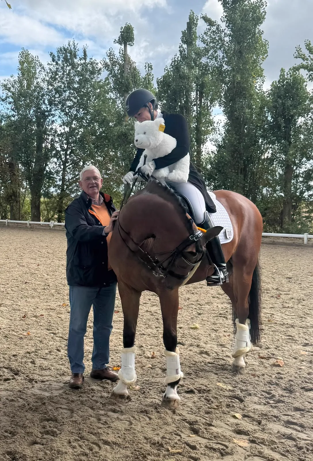 Reitsportzentrum Lichtenholz e. V. – Ehrung mit Pferd und Betreuer